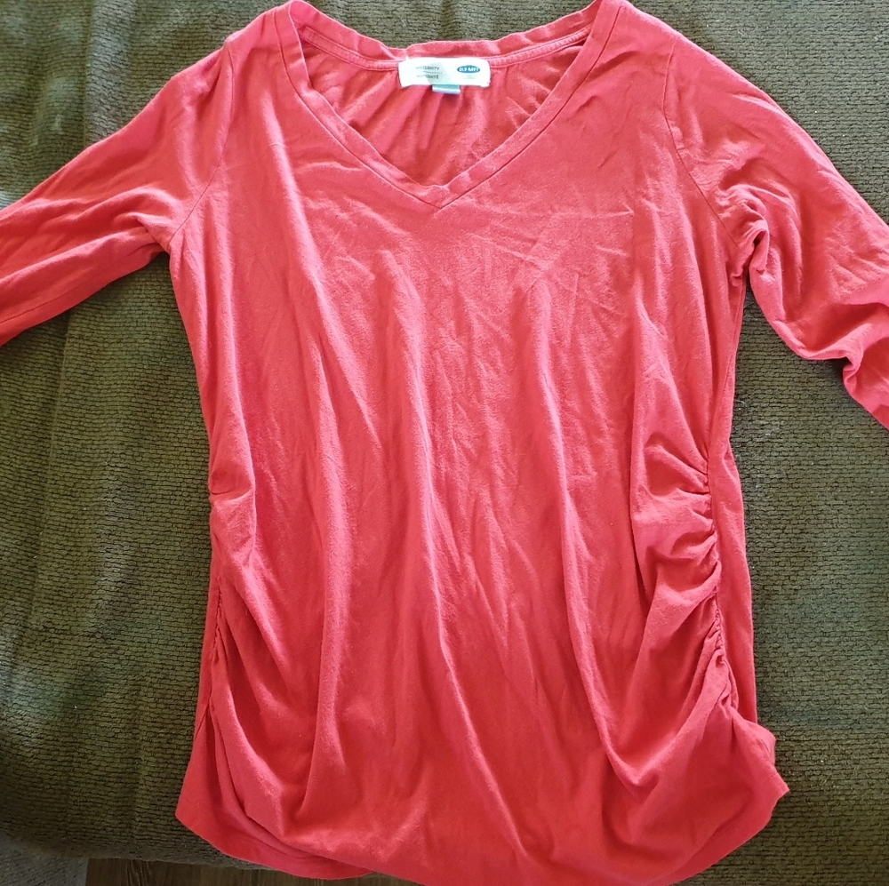 Red Old Navy long sleeved Maternity shirt